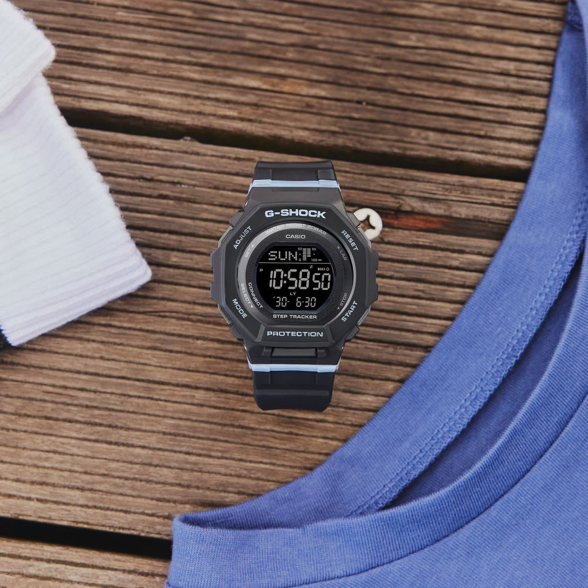 G-SHOCK G-SQUAD WOMEN GMD-B300-1DR